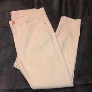 White skinny jeans